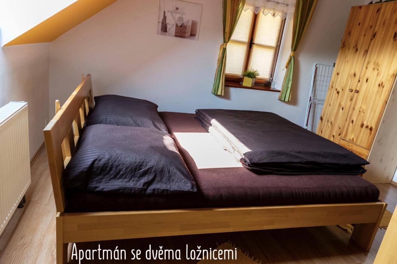 Vyprachtice L.V. Apartamento Exterior foto
